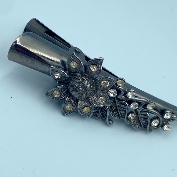 Hair Clip- Flowers and Jewels - Picture 2 of 3